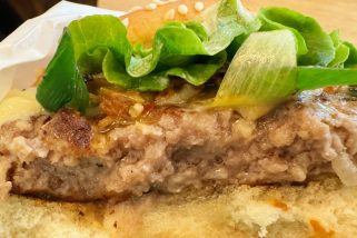 【破壊力抜群の旨さ】一年を“ネギ”らう!? フレッシュネスの和風ご褒美バーガー「黒毛和牛×九条ネギ×西京味噌」が織りなす黄金比を体感せよ！