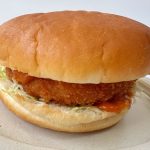 驚異のサイズ感とおしゃれな味わい　コメダ珈琲「グラクロ～海老香るトマトソース～」