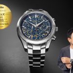 TAKUMI Collection 金沢箔［ATC-40SVPTBL］￥198,000（税込） スマートフィットブレスレット［LD-16SVSV-ATC-40］￥26,400（税込）