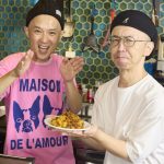 STEP3 具入りラー油と花椒パウダーを加えて器に盛り付ける