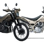 カワサキから、足つき性を向上したアウトドアモデル「KLX230 SHERPA S」と無骨な「KLX230 DF」が新登場！