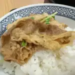 第3位 「白飯が消える反則級のウマさ」吉野家×ばり嗎初コラボ“濃厚とんこつ牛鍋”が最高に贅沢…悪魔の味変ダレもやばすぎ!実食レビュー