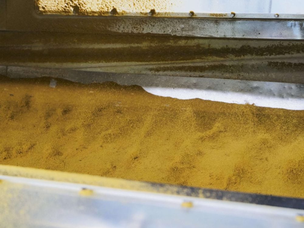 塩・砂糖・スパイスをブレンド