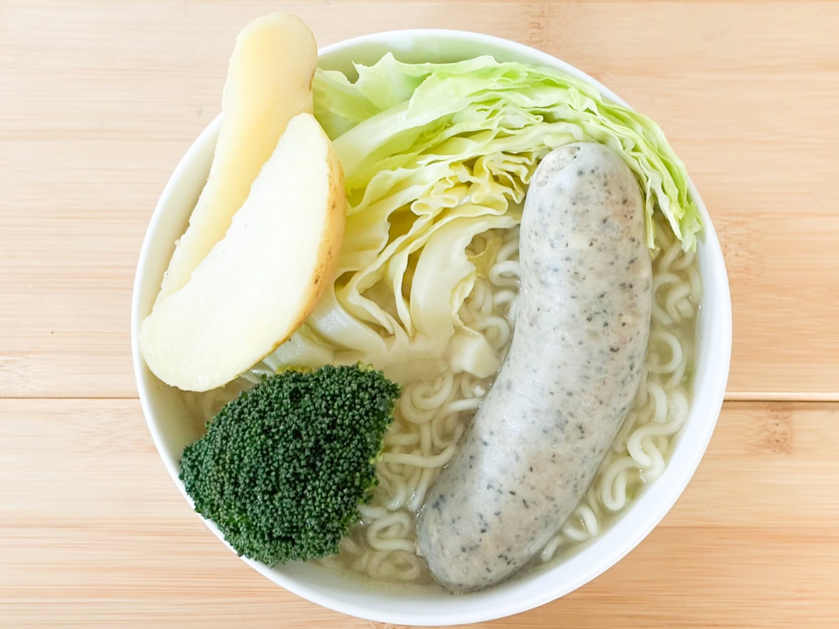 【メニュー4】あったかメニュー定番のポトフらーめん