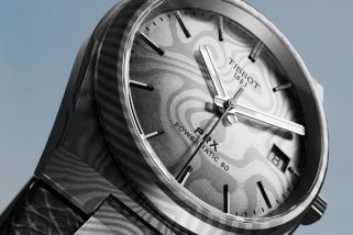 【唯一無二の機械式時計】ティソPRXの最新作は“初のダマスカス鋼”をまとって新たな高みへ!