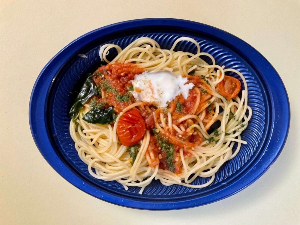 成城石井自家製 イタリア産リコッタチーズとバジルのトマトソースパスタ