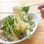 麺の硬さと熱いスープから立つニンニクとオリーブオイルの香りが消えてしまわぬうちに、一気に食すべし
