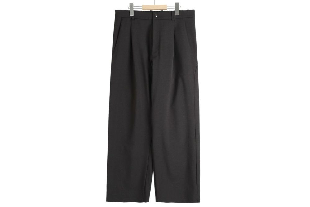ゴールドウイン「別注 Dry Stretch Twill Tuck Pants」¥35,200