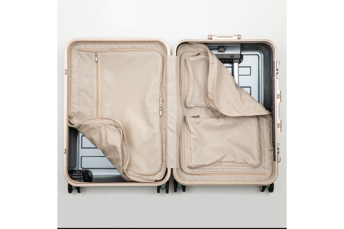 外して洗える内装のウォシュテック