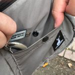 スナップボタン式のポケットはサッと取り出したいものが良さそう