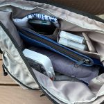 ２つのポケットを完備しており、メイン収納部も広い