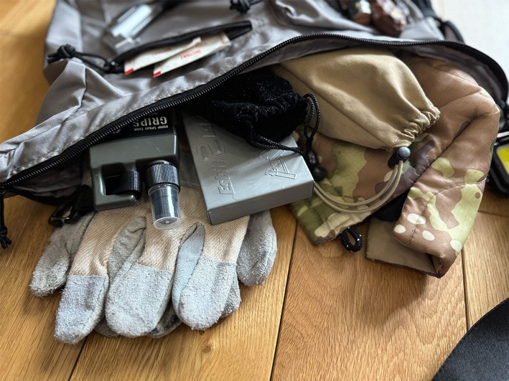 金属系の重いギアを入れるより、布系の軽めのギアを入れた方が重さも気にならない