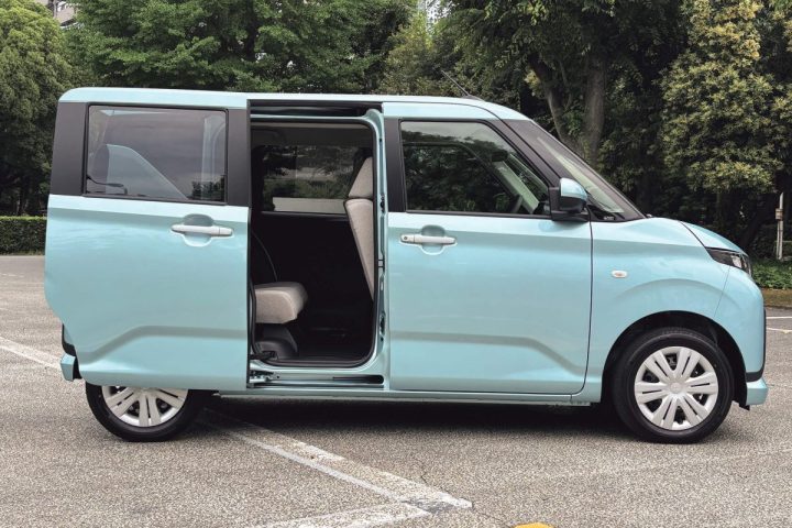 【なぜこの車が大ヒット？】ダイハツ「ムーヴ」の安心感とVW「ID.Buzz」のセンスに学ぶ！令和のホームラン級大ヒットカーを徹底分析