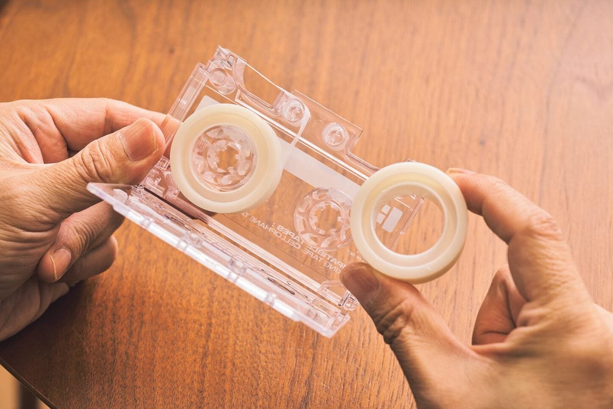 持ち運びやすくテープが汚れにくいなど機能面も計算されており、かなり完成度が高いアイテム