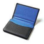 ビジネスシーンで活躍する日本製のハイクオリティなレザーケース