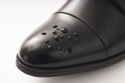 特殊配合の軽量素材！多少の雨も大丈夫