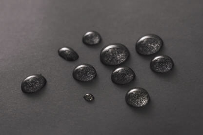 水が染みない撥水加工！収納物を雨から守る