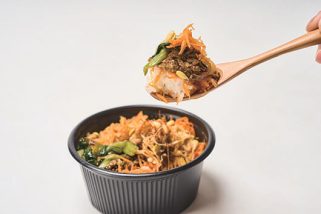 【紀ノ国屋のリピ確商品】1/3日分の野菜が摂れるビビンバ丼ほか MonoMax編集部が推す「買って間違いない」マイベスト3を大発表！