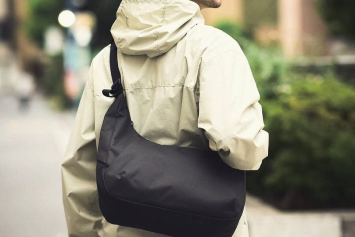 【すごい！ユニクロ、無印良品の爆売れバッグ】3000円以下の「細マッチョなショルダーバッグ」が大ヒット！傑作3選を徹底解説