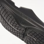 ウーフォス OOmega OOyea 「衝撃の反発を抑え足と関節への負担軽減」