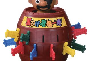 【昭和100年で再注目】黒ひげ危機一発やサッカー盤が超進化してた！今買える「昭和レトロ」なテーブルゲームを一挙紹介