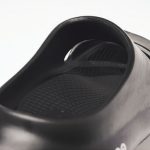 ウーフォス OOmega OOyea 「土踏まずをサポートし、自然な動きを実現」