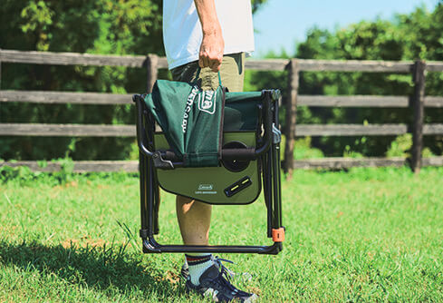 持ち運びに便利なハンドル付き