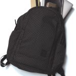 コロンビア独自の撥水機能「オムニシールド」、強度と耐久性に優れた「ROBIC」ナイロンと超高分子量ポリエチレン「EXTREEMA」を格子状に組み合わせた素材がスゴイ