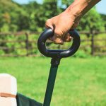 新たにデザインされたオーバルハンドルは手の小さな人でも握りやすく、子どもでも扱いやすい