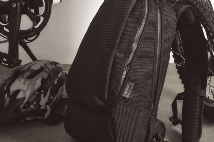 「堅牢すぎる日本発バッグ」縫製できないほどのタフ素材!男心を刺激する“新進気鋭REDUCTS”の最強バックパックを徹底解説