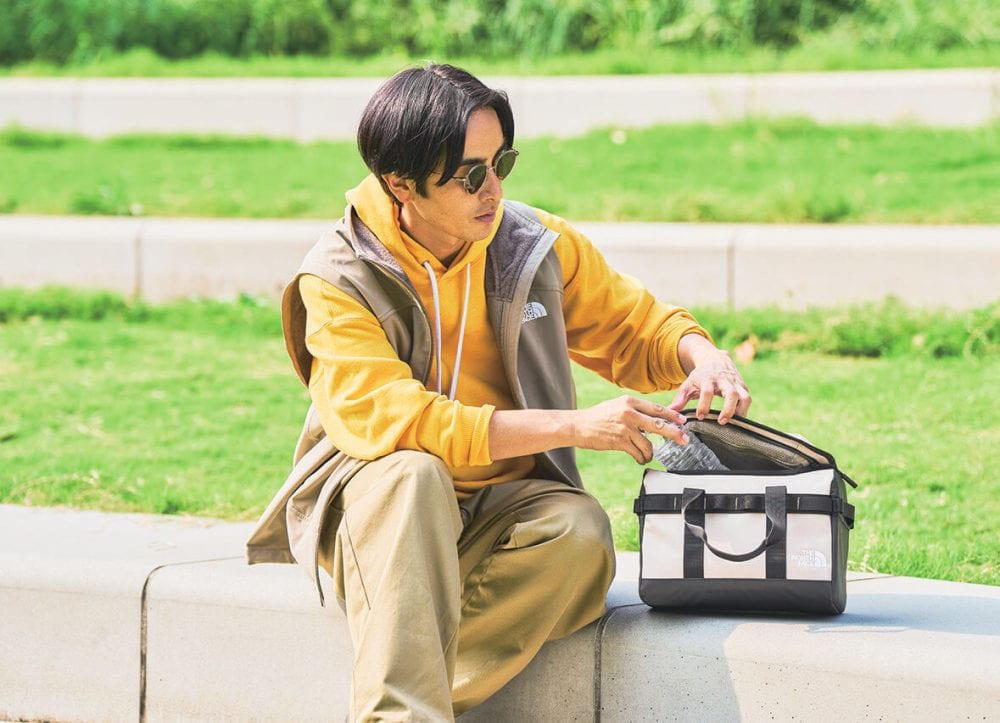 コンパクトサイズのクーラーでありながら、全面に肉厚のPEフォームを内包し保冷性能は抜群