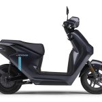 ディグニファイドグレーメタリックカラー