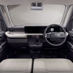 Google 搭載インフォテイメントシステムの操作性の高さ、シートやインパネ等の内装の質感の高さも高く評価