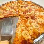 シェーキーズ、スウェーデンフェア、空飛ぶヤコブさん風ピザ