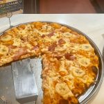 シェーキーズ、スウェーデンフェア、空飛ぶヤコブさん風ピザ