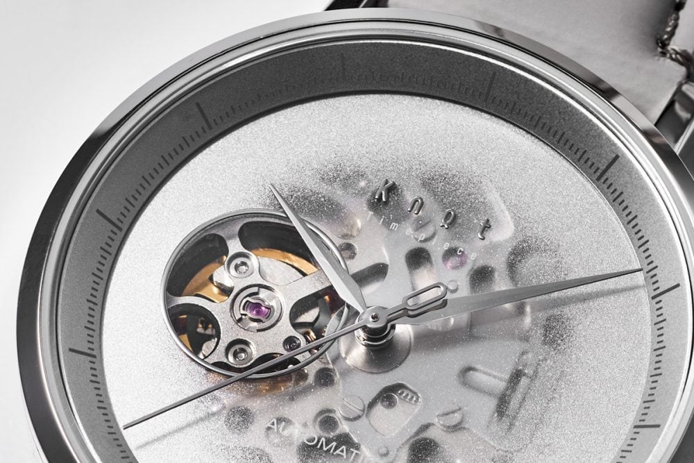 グラデーション塗装で「見せる」と「隠す」の絶妙なバランスを表現