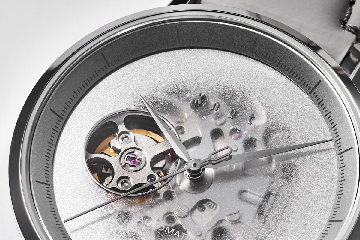 グラデーション塗装で「見せる」と「隠す」の絶妙なバランスを表現