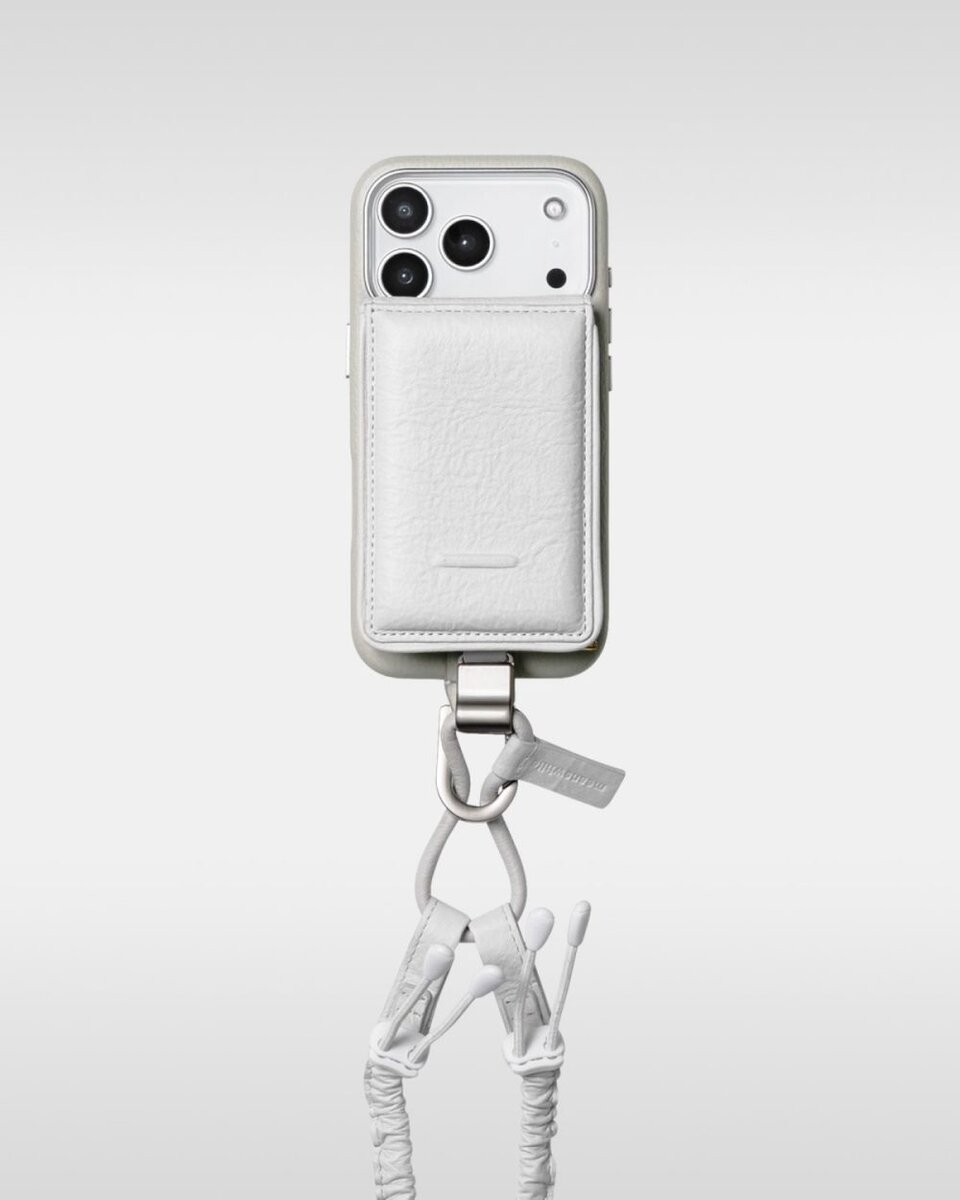 オブジェクツアイオー×ミーンズワイル「デタッチャブルストラップ + iPhoneケースセット ダイニーマ(R)レザーウォレット」￥47,300／2色展開