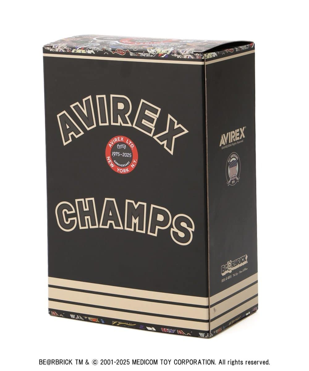 本コラボだけの特製ボックスに封入された完全限定仕様