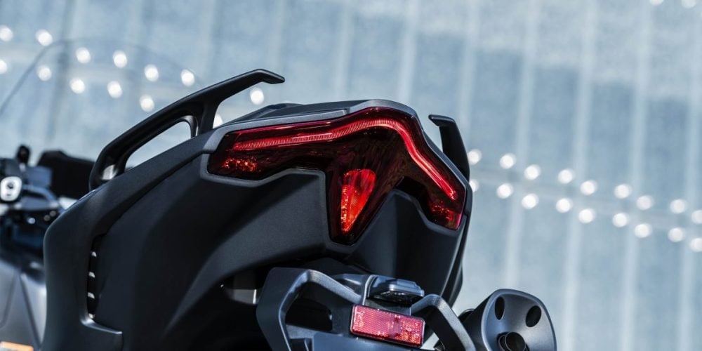 個性的なデザインでリヤパートを飾るテールランプ