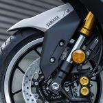 スポーティかつ正確なハンドリング特性に貢献するフロントサスペンション