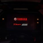 起動時にディスプレイには25周年記念ロゴが表示される