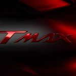 特別仕様のTMAXレッドクロームエンブレム