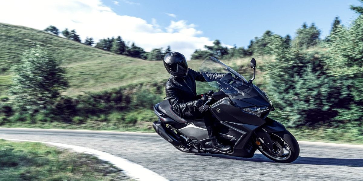 ツーリングやワインディングでは確かなスポーツ性能で爽快な走りを実現