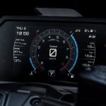 視認性に優れた7インチ大型TFTディスプレイ