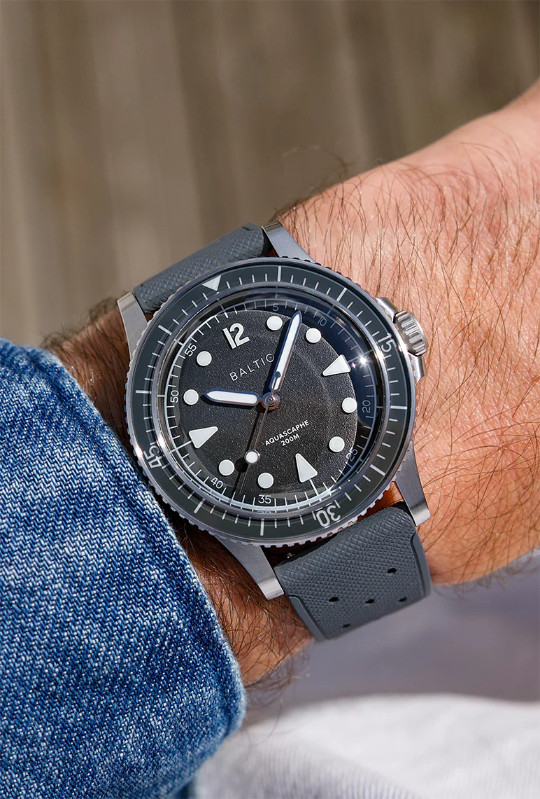 バルチック「アクアスカーフ MK2」¥132,000/自動巻/37㎜、39.5㎜/パワーリザーブは約42時間/200m防水