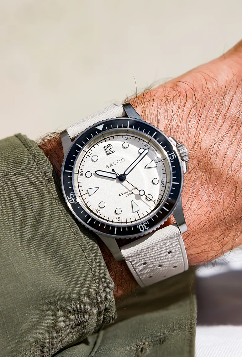 バルチック「アクアスカーフ MK2」¥132,000/自動巻/37㎜、39.5㎜/パワーリザーブは約42時間/200m防水