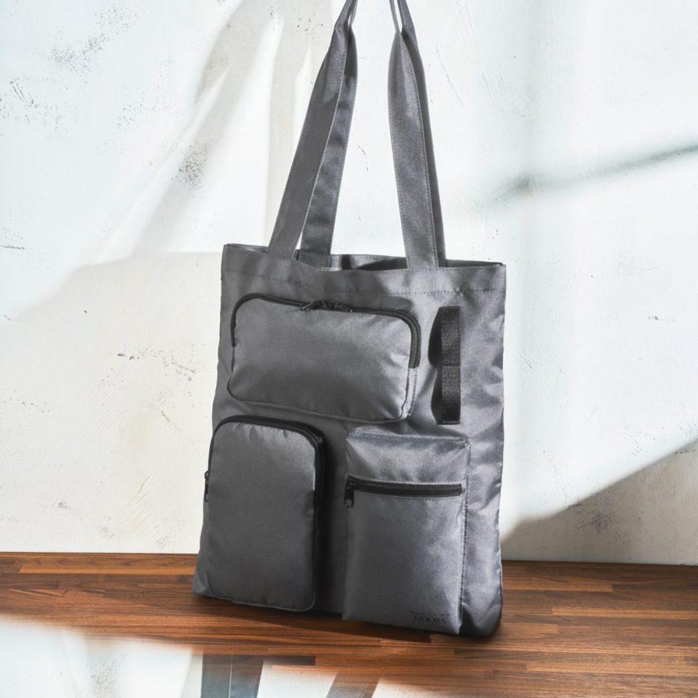 モノマックス2026年2月号 特別付録は「アーバンリサーチ ドアーズ/財布機能&外ポケット付き!トートバッグ」! MonoMax2月号付録「アーバンリサーチ ドアーズ/財布機能&外ポケット付き!トートバッグ」