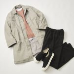 インナーには明るめのカラーを用いると差し色となり、暗くなりがちな冬のコーデに華やかさを