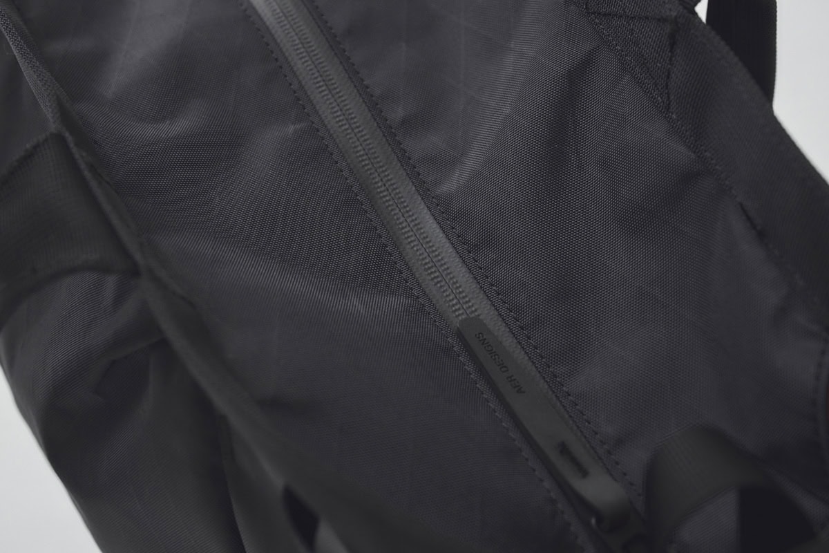 天部もポケットも止水ファスナーを採用